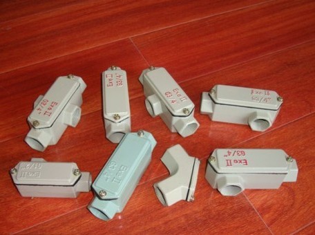 防爆穿线盒.jpg